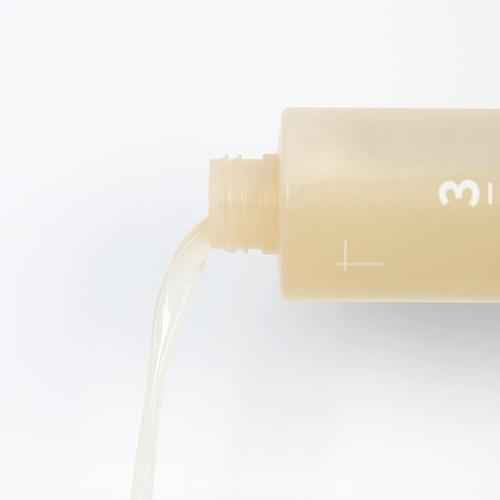 Numbuzin No. 3 Super Glowing Essence Toner 200ml